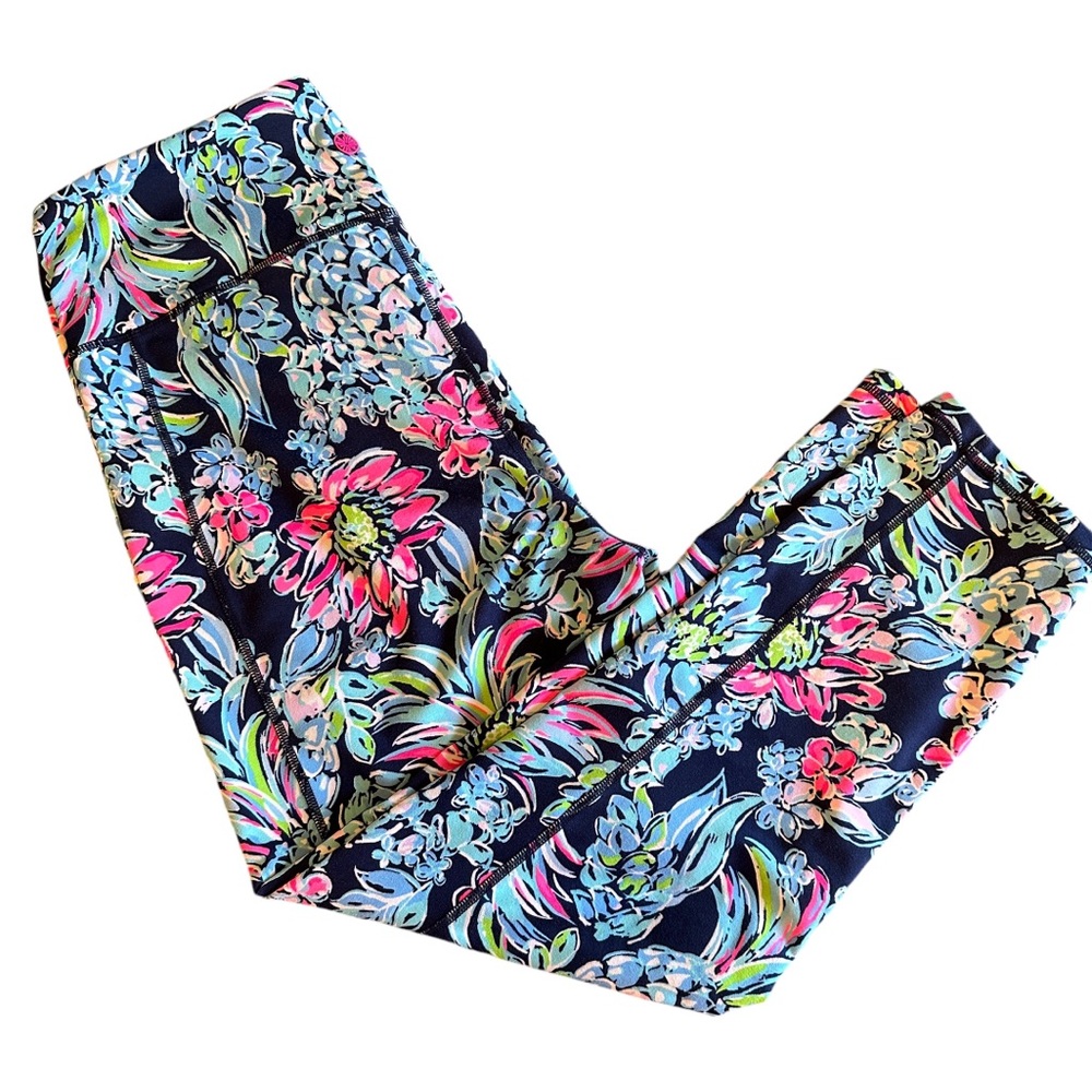 SOLD 💸 XL Lilly Pulitzer Luxletic leggings 24”